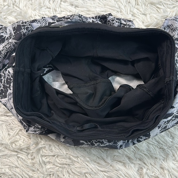 Lululemon Circuit Breaker Skirt II (Tall) (15") Interlaced Alpine White Black / - Picture 4 of 7